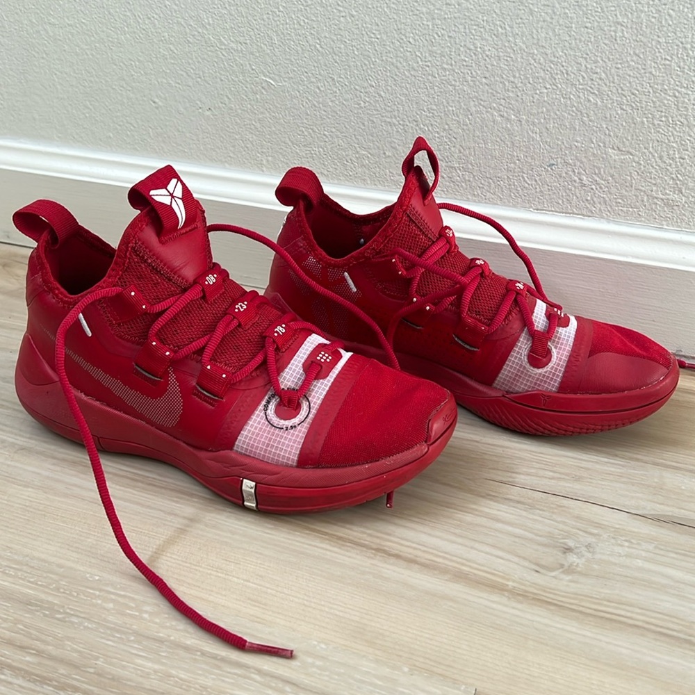 Red Kobe AD Exodus. US size 5.5. Good condition.